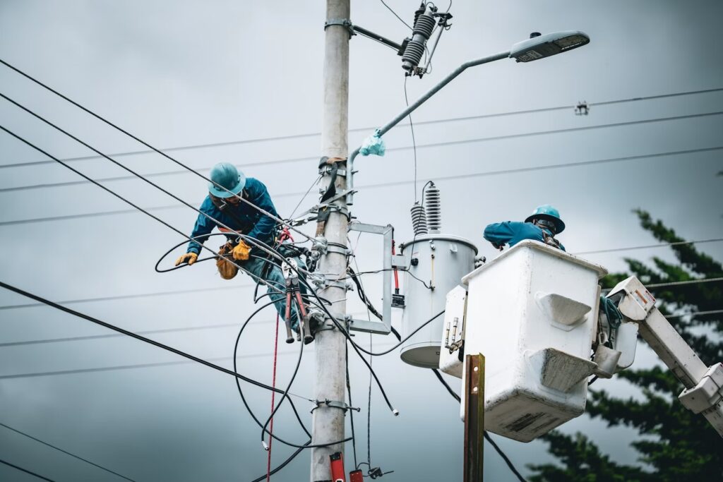 electrical contractor tools used for service work